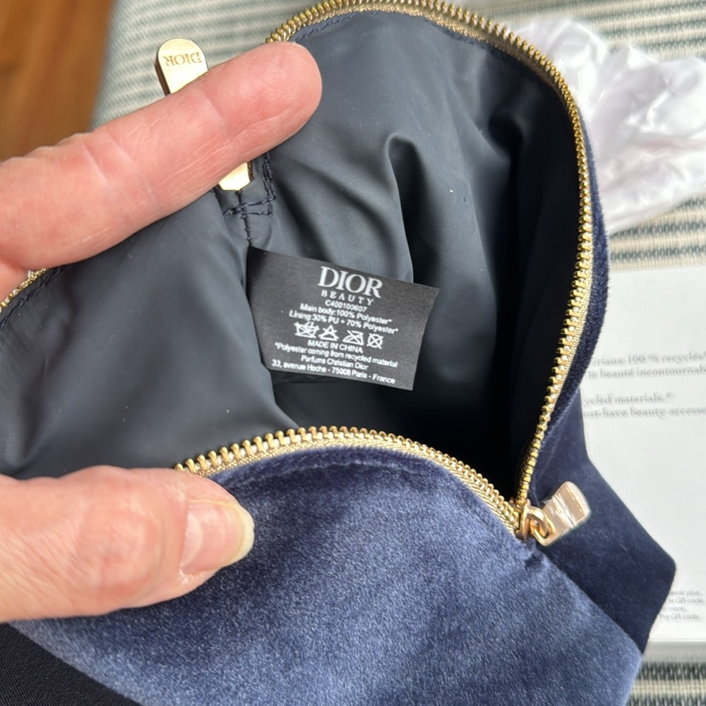 New DIOR Pouch - Picture 6 of 6
